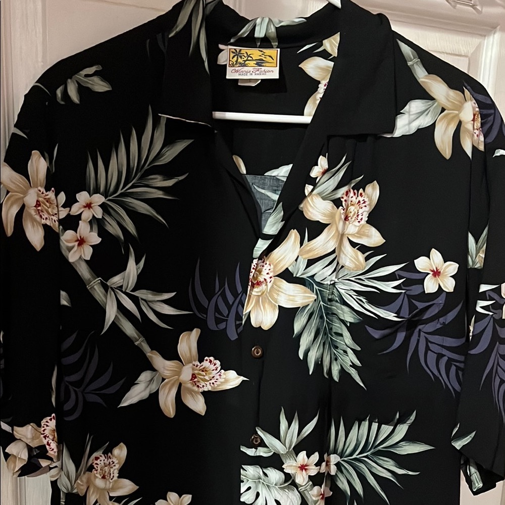 Hawaii shirt size L..